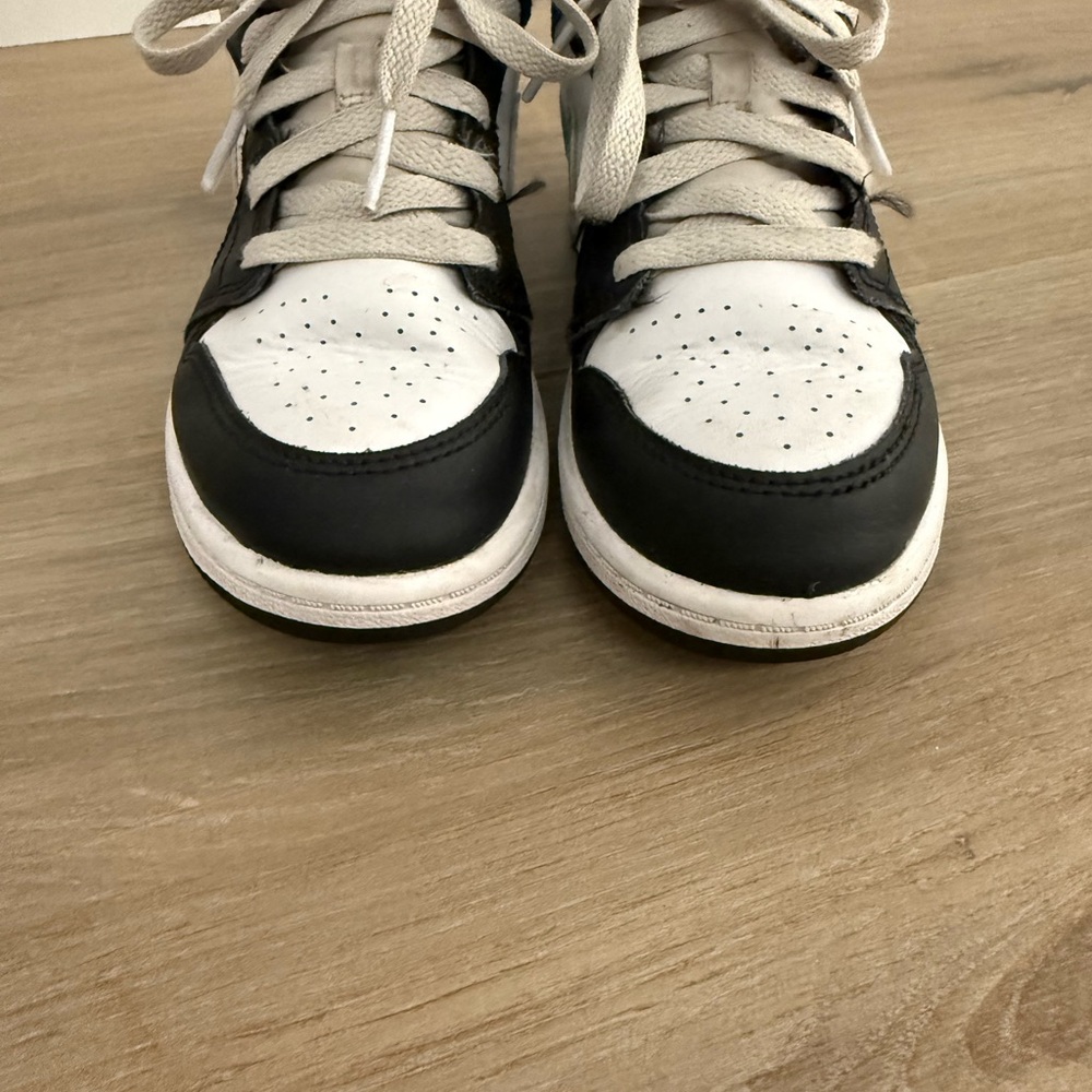 Nike Kids Air Jordan High-Top Sneakers in Black, White & Mint - Picture 4 of 5